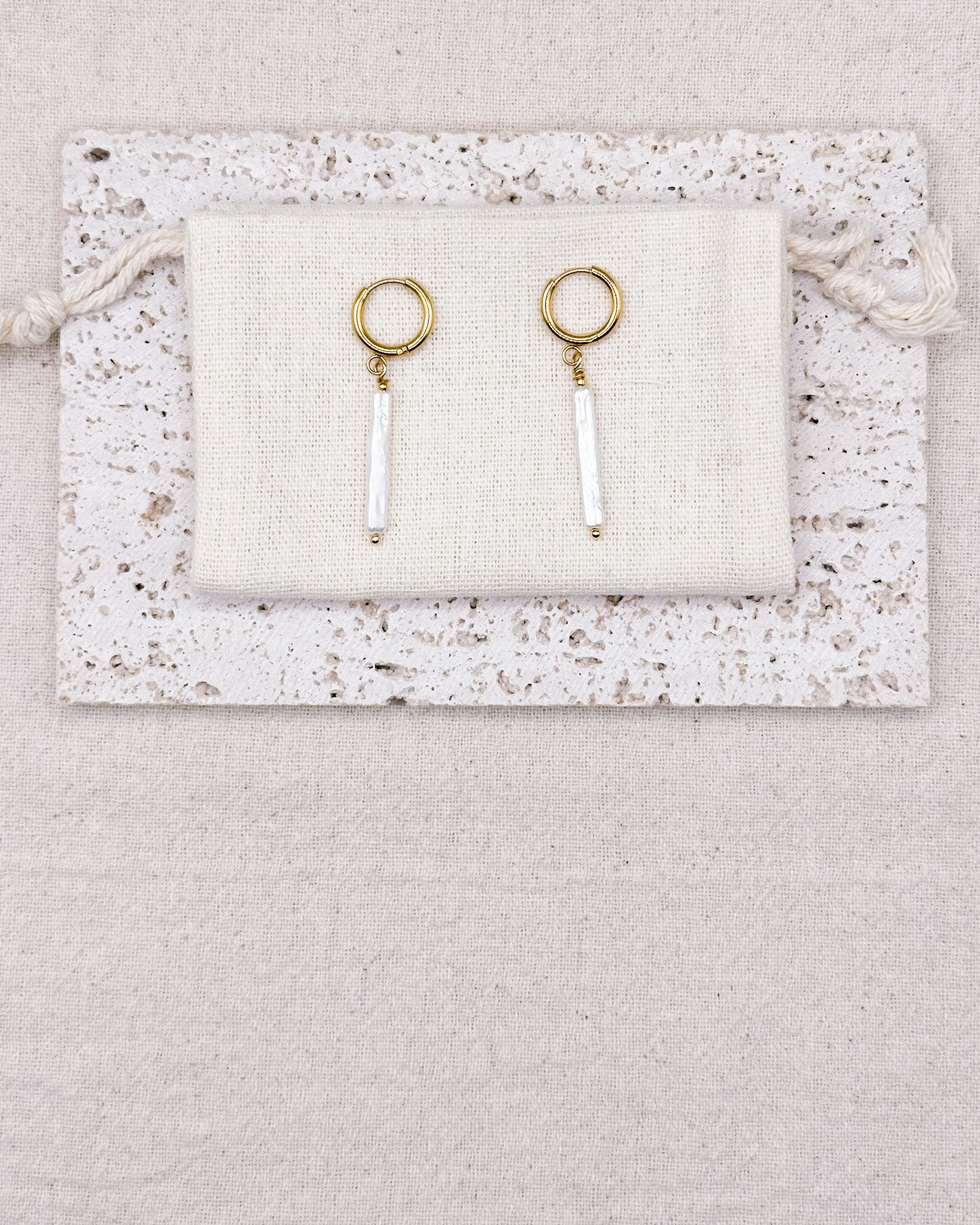 Elara Pearl Earrings