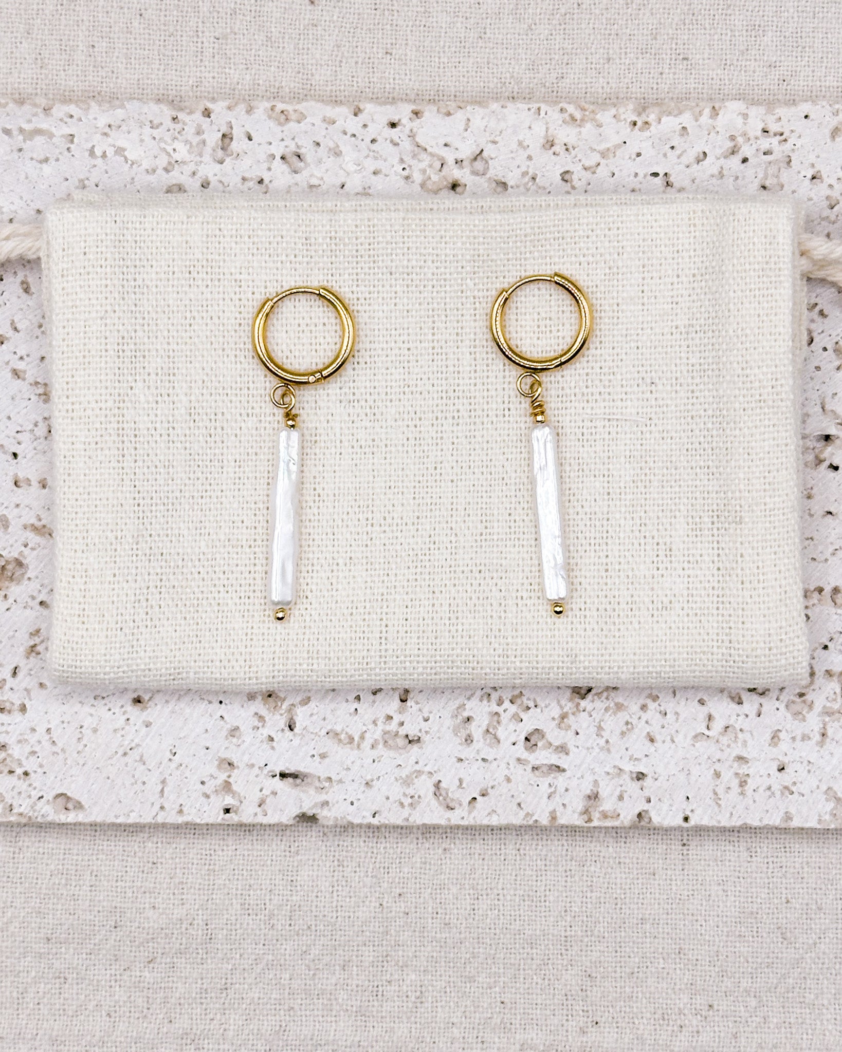 Elara Pearl Earrings