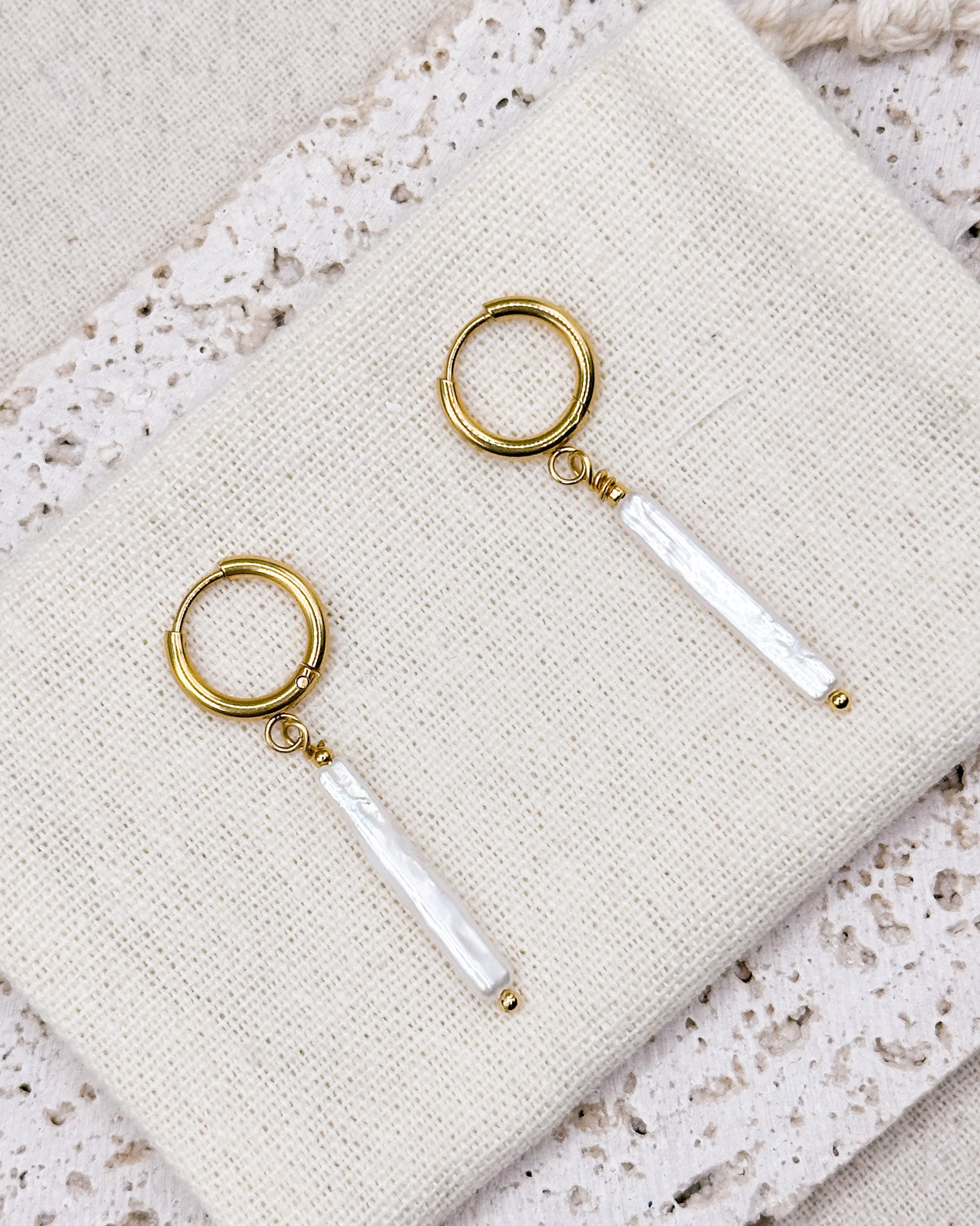 Elara Pearl Earrings