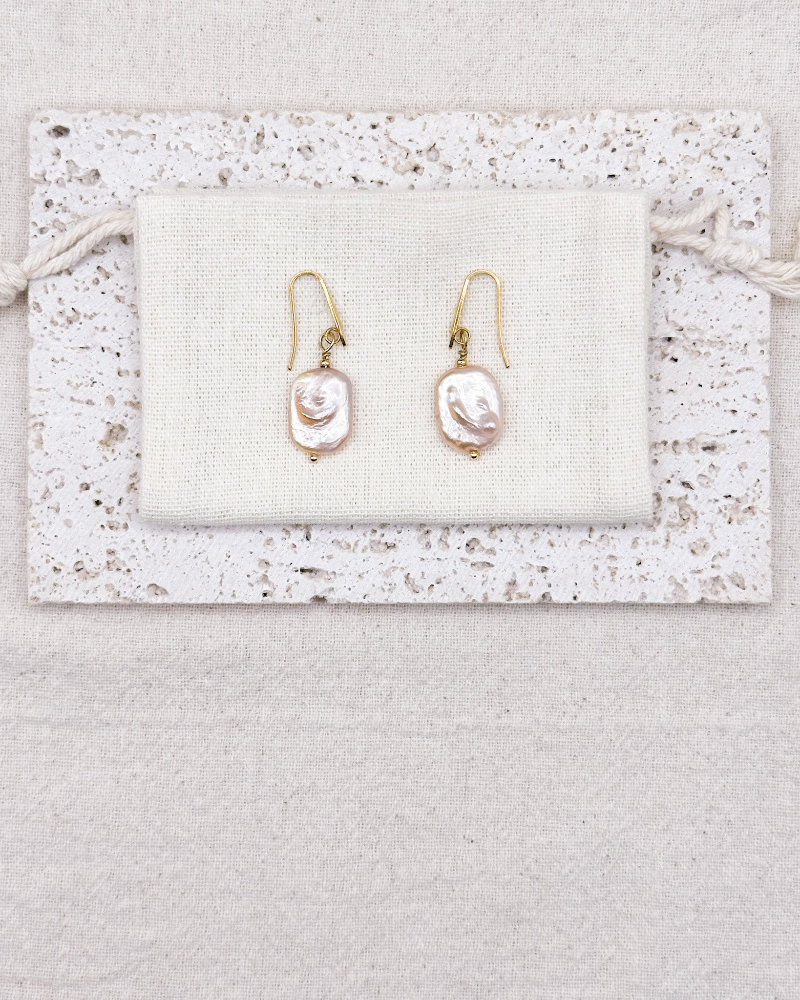 Lustre baroque pearl Earrings