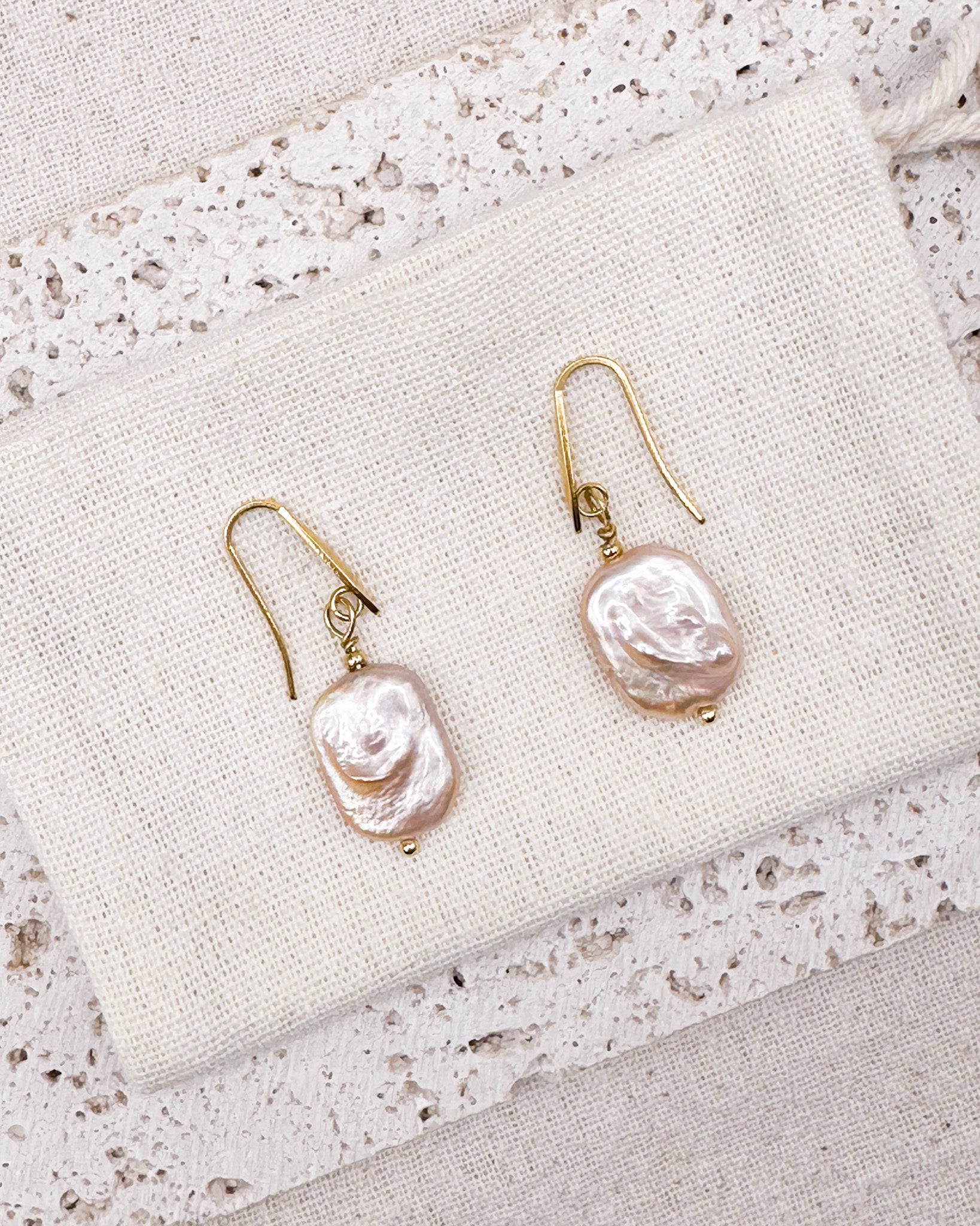 Lustre baroque pearl Earrings