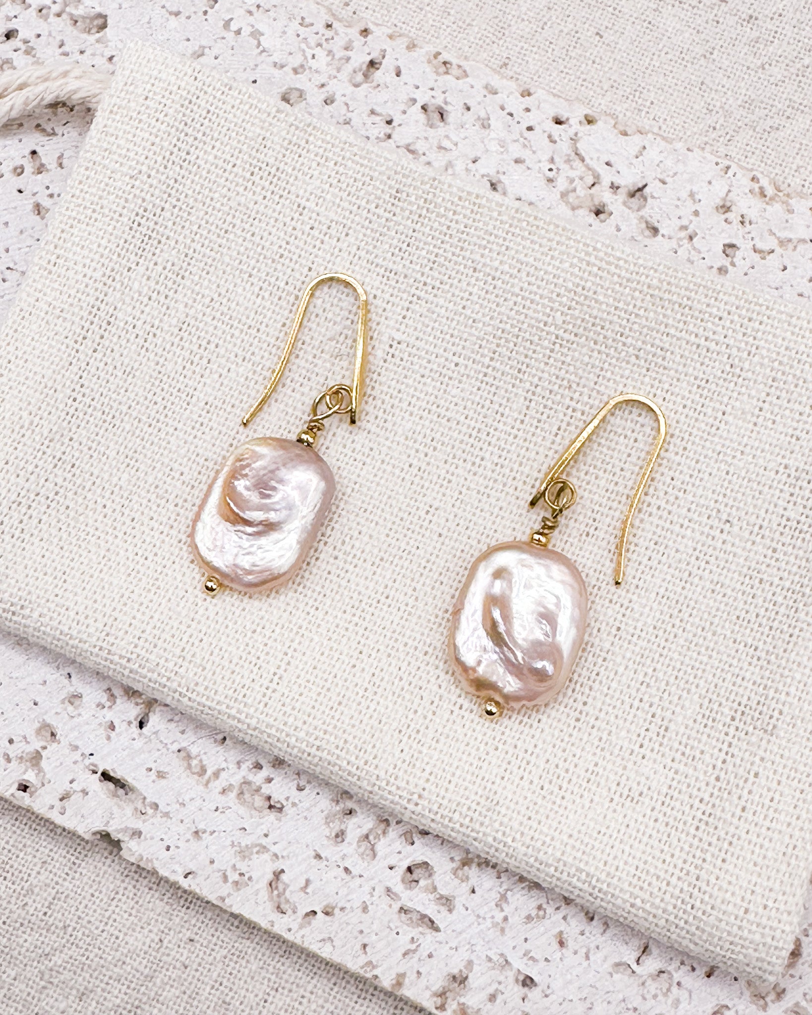 Lustre baroque pearl Earrings