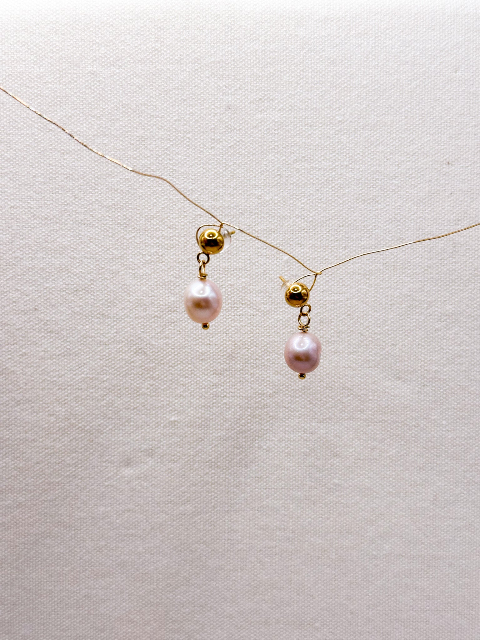 Perla Gold Earrings Studs