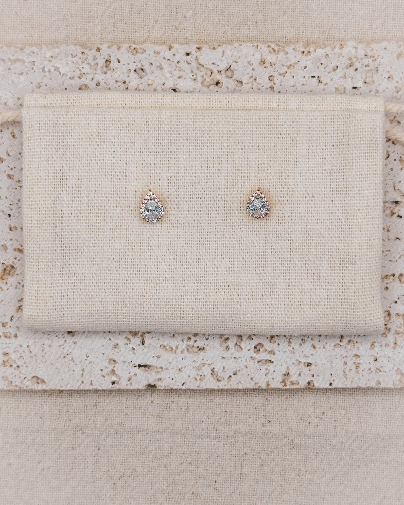 RAIN Rose gold Earrings Studs
