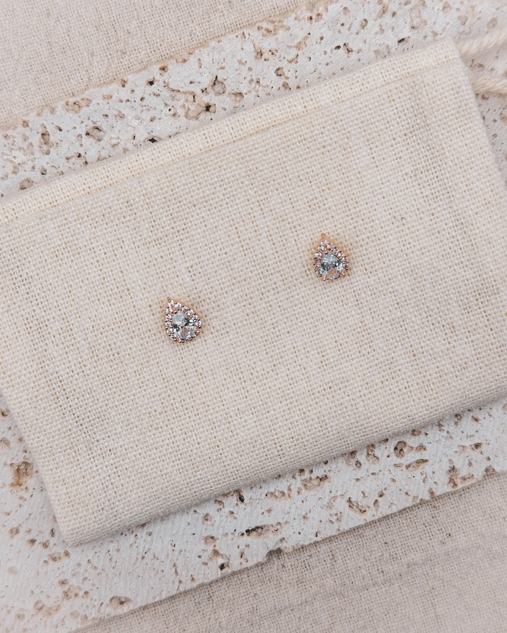 RAIN Rose gold Earrings Studs