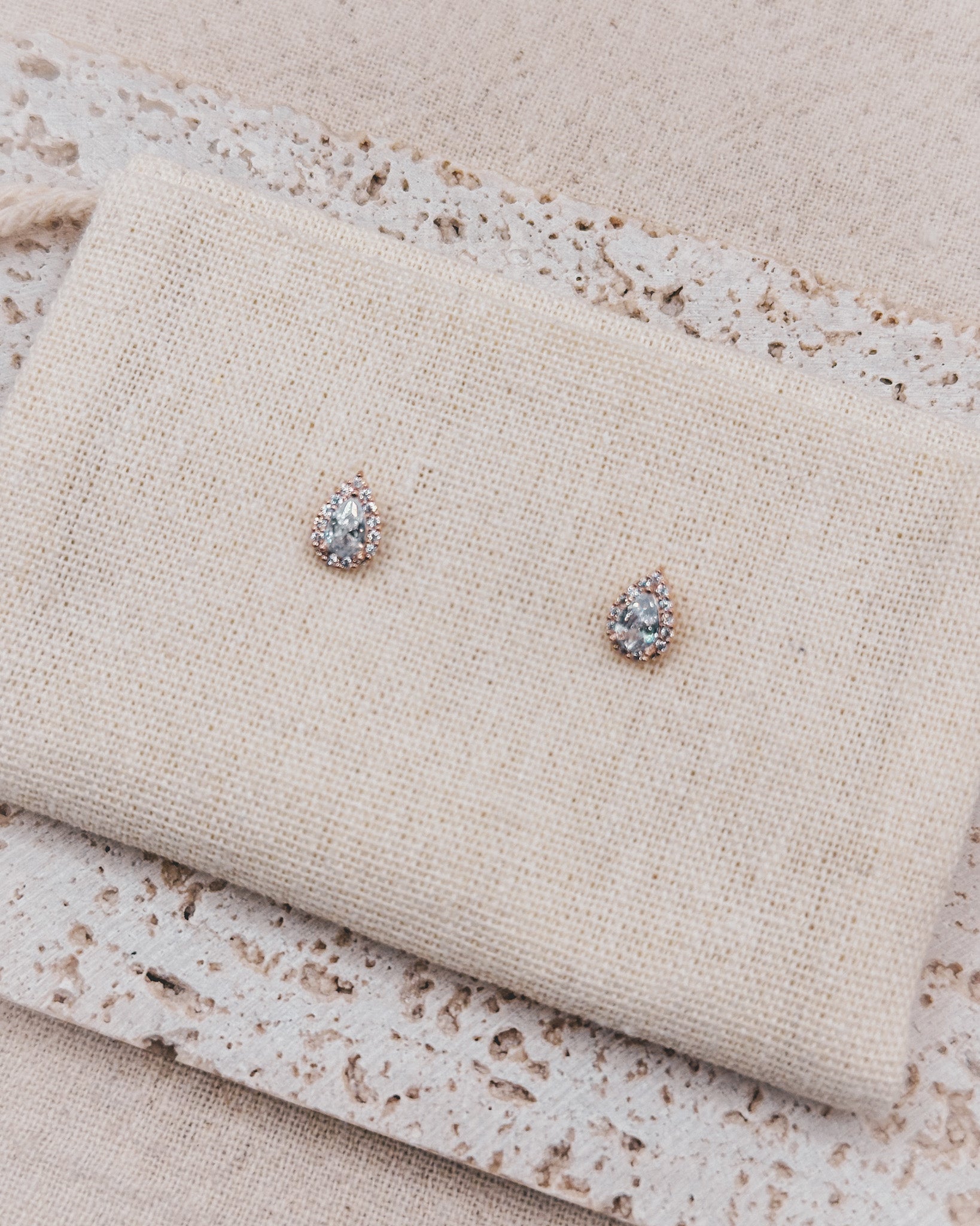 RAIN Rose gold Earrings Studs