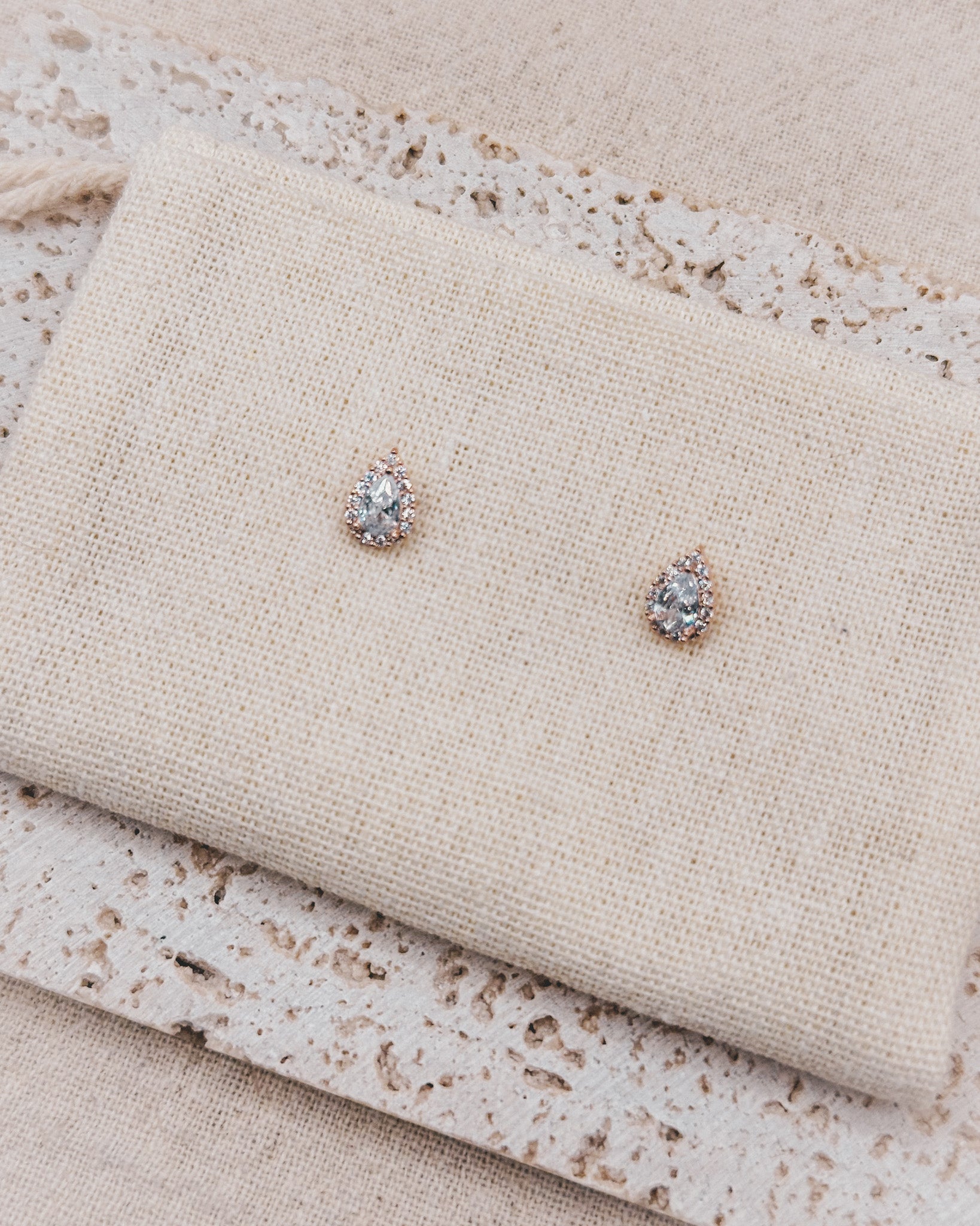 RAIN Rose gold Earrings Studs