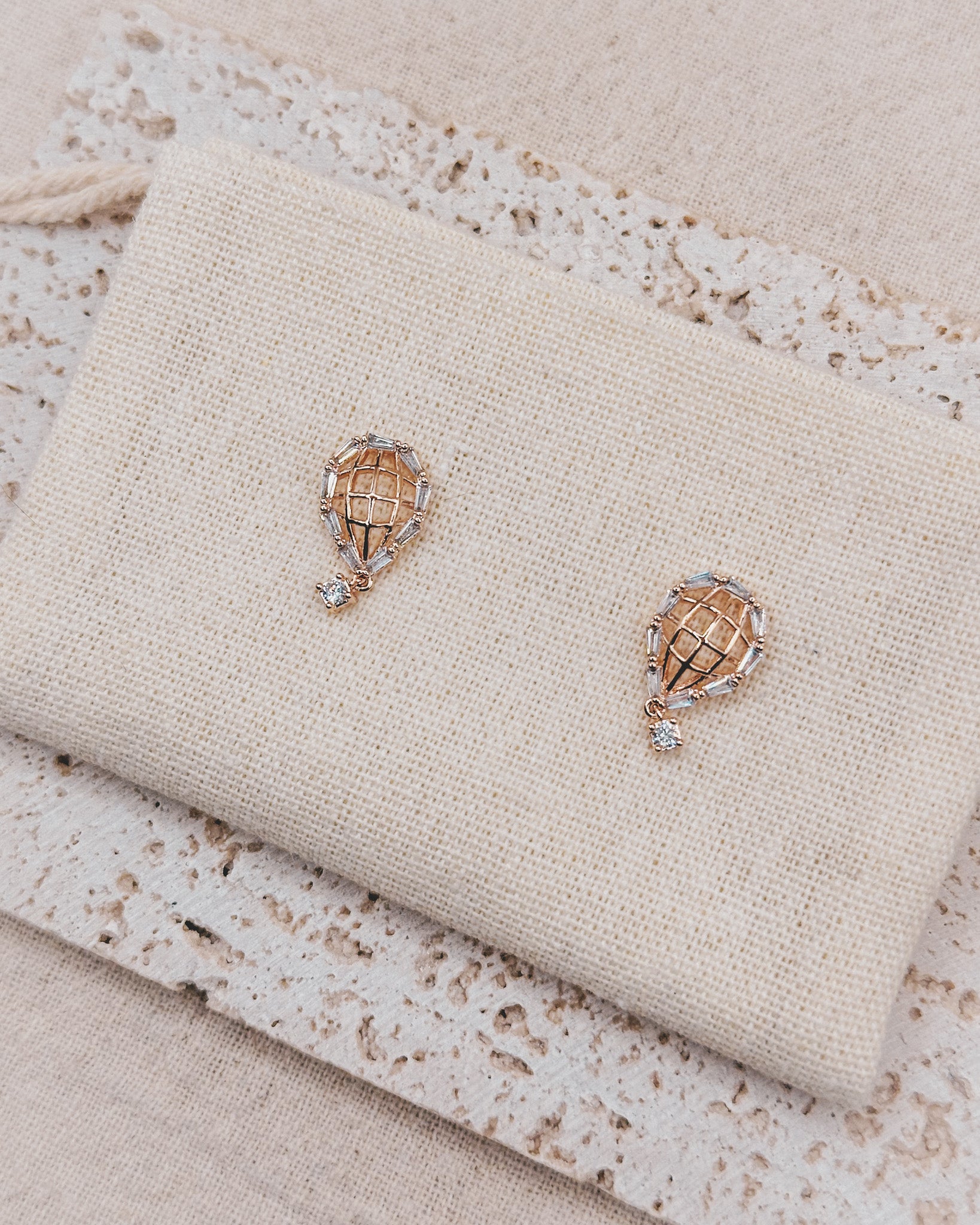 FLO Rose gold earrings studs