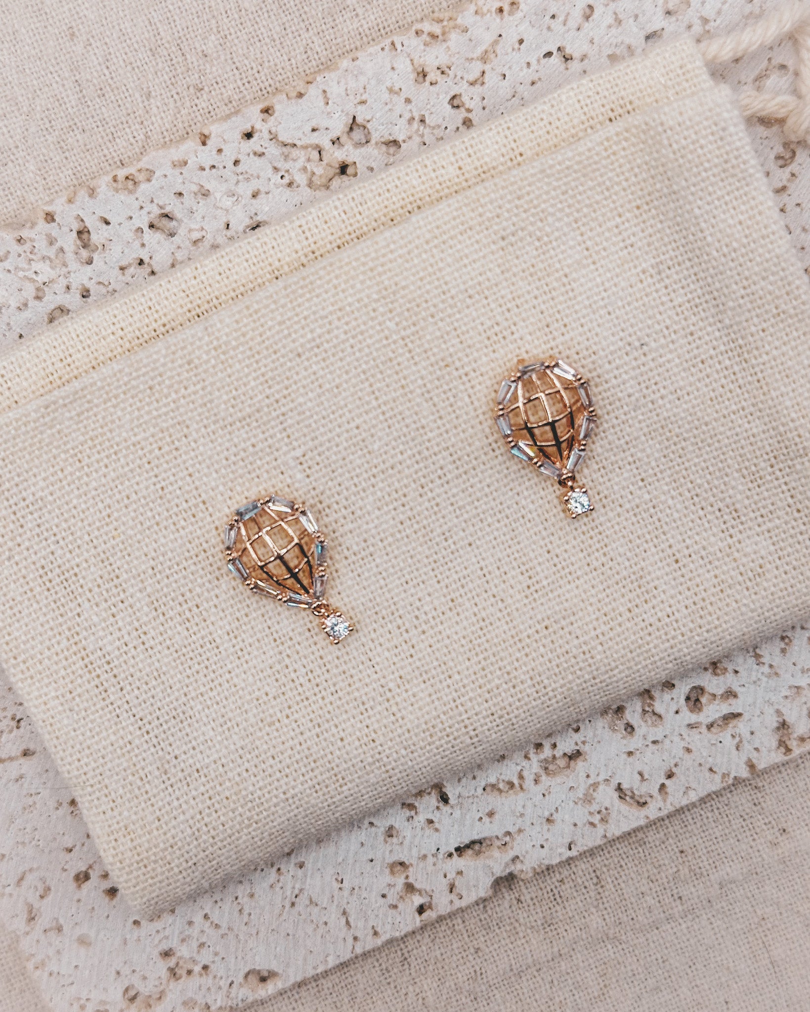 FLO Rose gold earrings studs