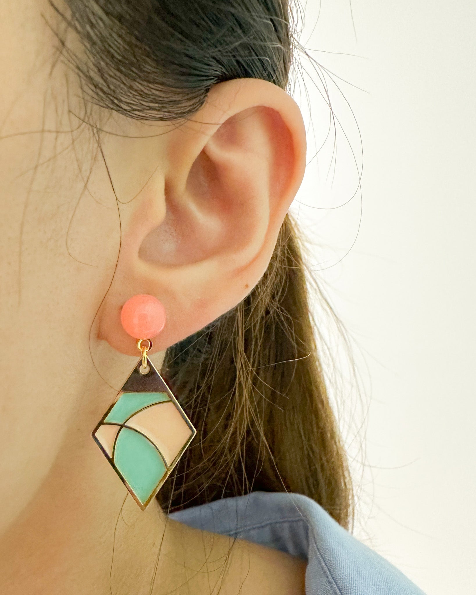 Kita earrings studs