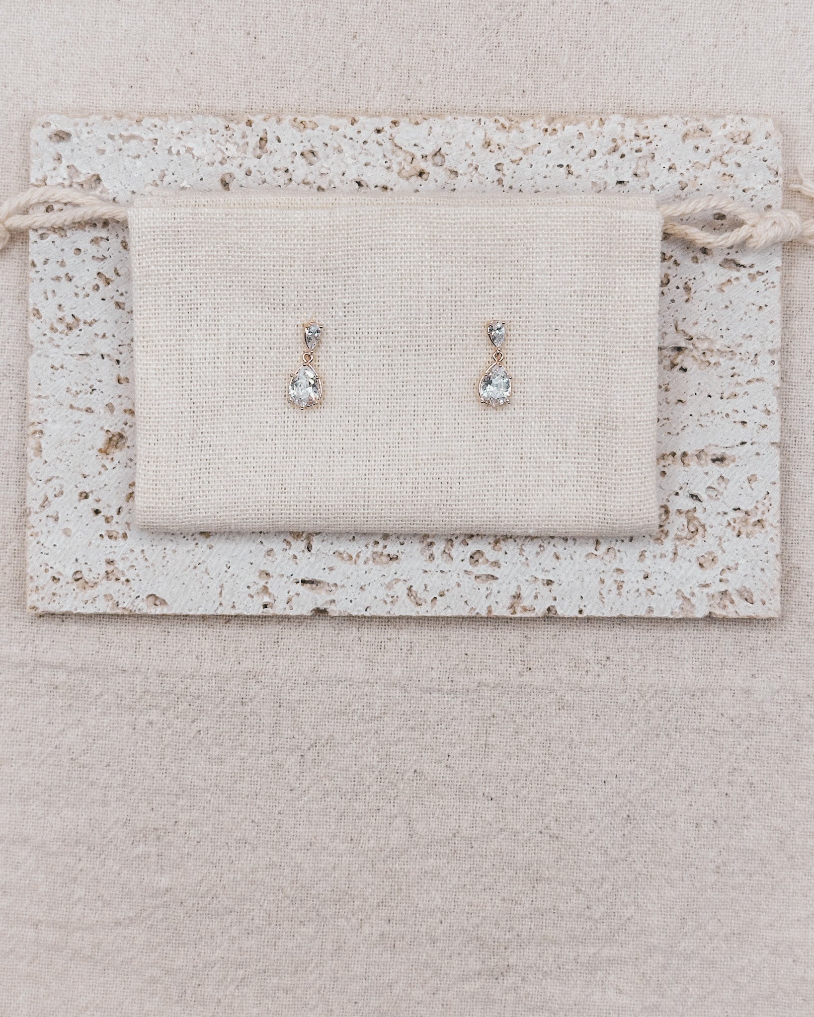 AGNES Earrings Studs